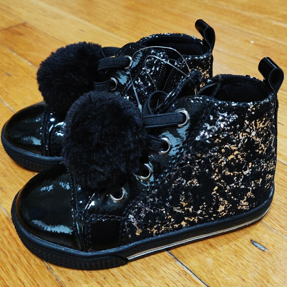Harper Canyon Toddler Girls Glitter and Patten Leather Sneaker size 6